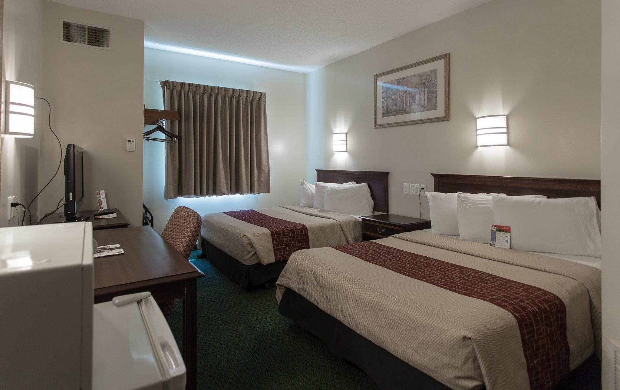 Travelodge By Wyndham Romulus Detroit Airport Exterior photo