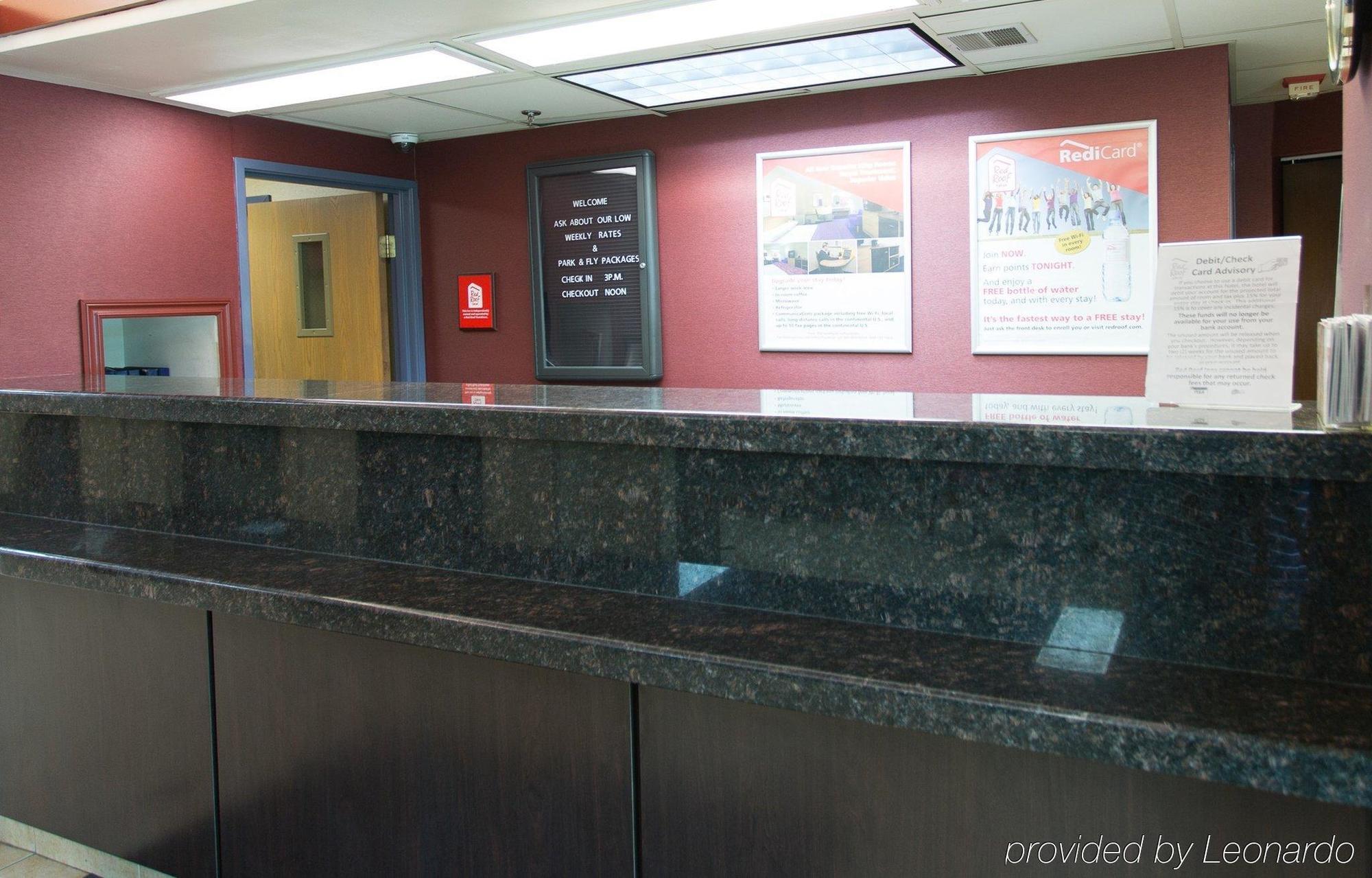 Travelodge By Wyndham Romulus Detroit Airport Exterior photo